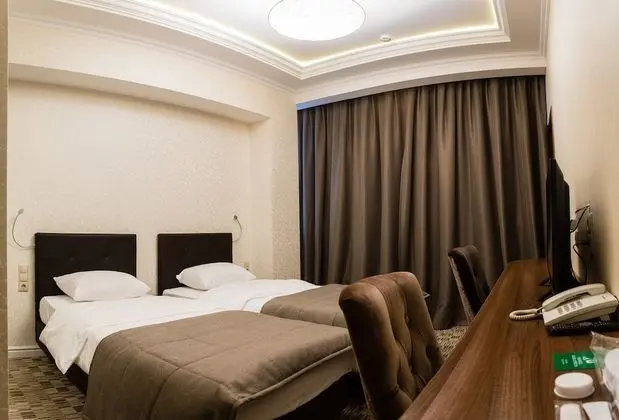 Superior Tek Büyük veya İki Ayrı Yataklı Oda