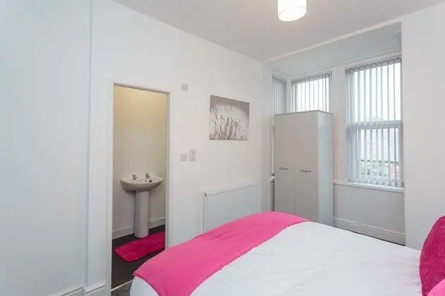Deluxe Apart Daire, Banyolu/Duşlu (Raspberry Suite)