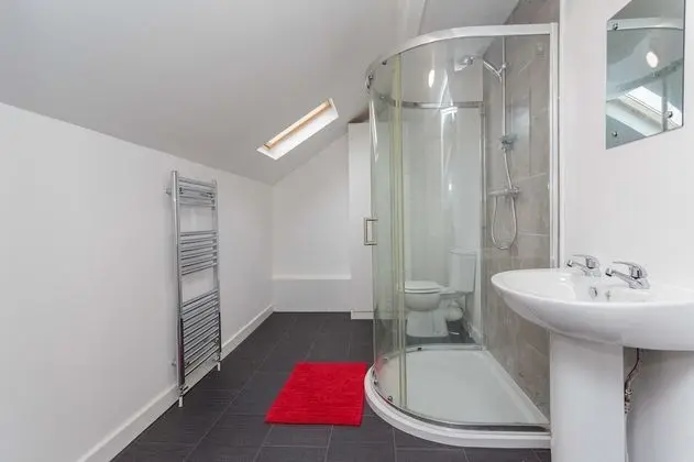 Family Apart Daire, Özel Banyo (Strawberry Suite)