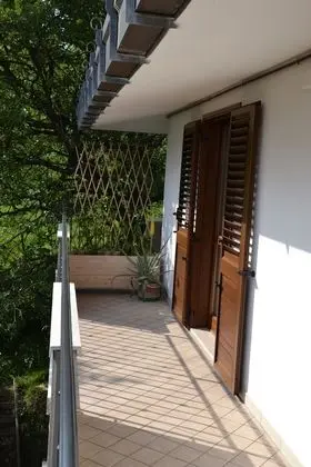 Tek Büyük Yataklı Oda, Balkon
