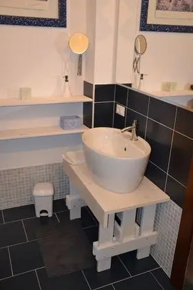 Tek Büyük Yataklı Oda, Balkon