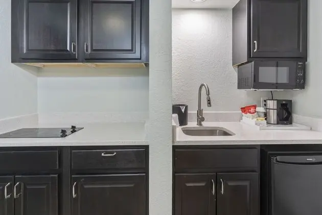 Oda, 1 En Büyük (King) Boy Yatak ve Çekyat, Balkon, Koy Manzaralı