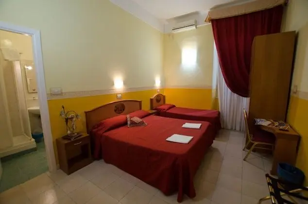 Classic Tek Büyük veya İki Ayrı Yataklı Oda