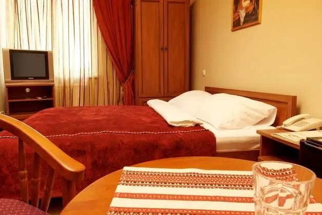 Standard Tek Büyük Yataklı Oda