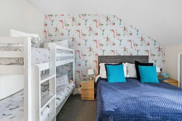 Room 8 - Family Room