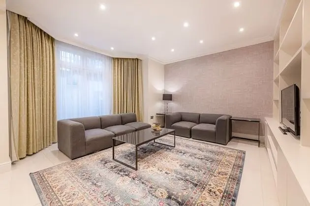 One-Bedroom Apartment Lower Ground Floor