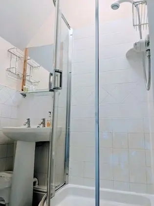 Tek Büyük Yataklı Oda, Banyolu/Duşlu