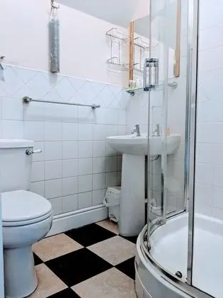 Tek Büyük Yataklı Oda, Banyolu/Duşlu