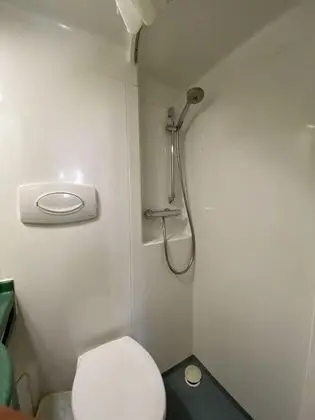 Economy Tek Büyük Yataklı Oda