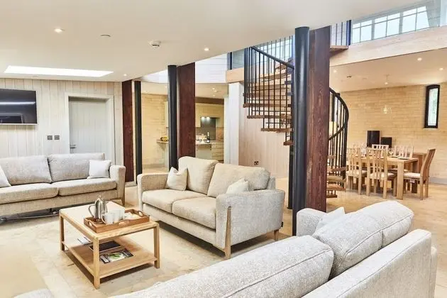 Luxury Ev, 3 Yatak Odası (The Carriage House)