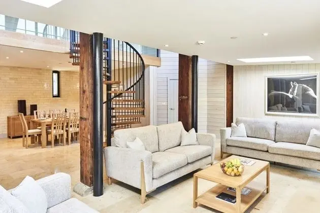 Luxury Ev, 3 Yatak Odası (The Carriage House)
