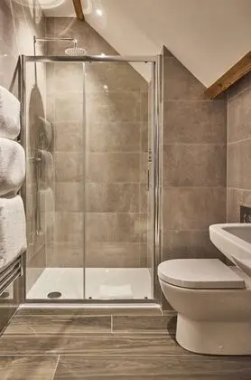 Luxury Ev, 3 Yatak Odası (The Smithy)