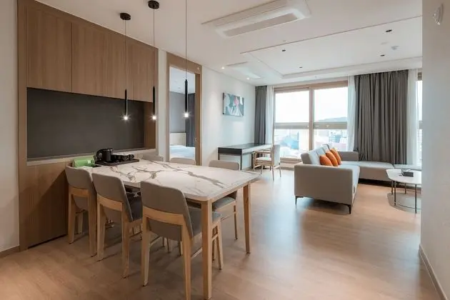 Deluxe Tek Büyük Yataklı Oda (Premier, 2 Room)