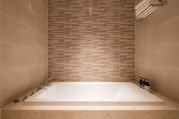 Deluxe Tek Büyük Yataklı Oda (Premier, 2 Room)