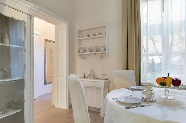 Romantic Apart Daire, 2 Yatak Odası (Chestnut Suite, 2nd floor)
