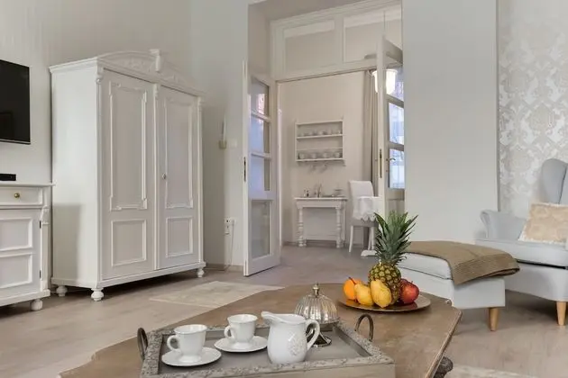 Romantic Apart Daire, 2 Yatak Odası (Chestnut Suite, 2nd floor)