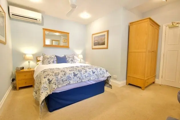 Classic Tek Büyük Yataklı Oda