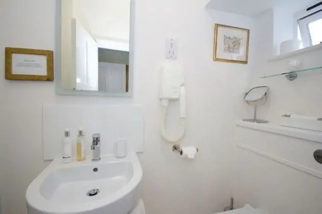 Classic Tek Büyük Yataklı Oda