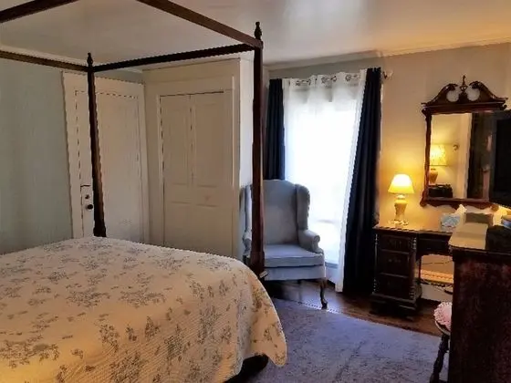 Tek Büyük Yataklı Oda, Sigara İçilmez (Blue room)