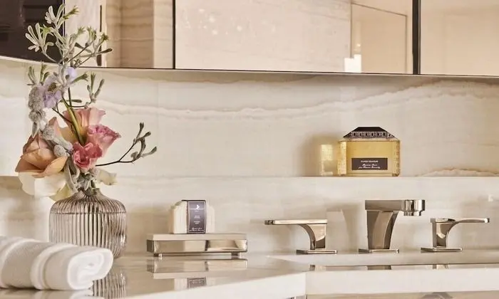 Junior Süit, Balkon