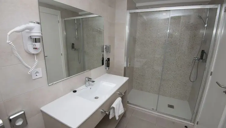 1 Çift Kişilik Veya 2 Tek Kişilik Yatak Superior
