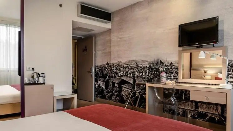 Standart Oda, Şehir Manzaralı