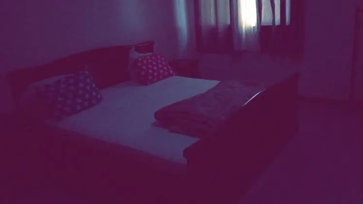 Tek Büyük Yataklı Oda, Ortak Banyo