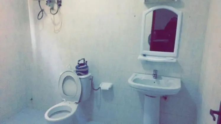 Tek Büyük Yataklı Oda, Ortak Banyo