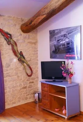 Comfort Tek Büyük Yataklı Oda (Retromobile)