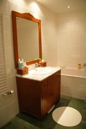 Comfort Tek Büyük Yataklı Oda (Retromobile)