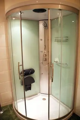 Comfort Tek Büyük Yataklı Oda (Retromobile)