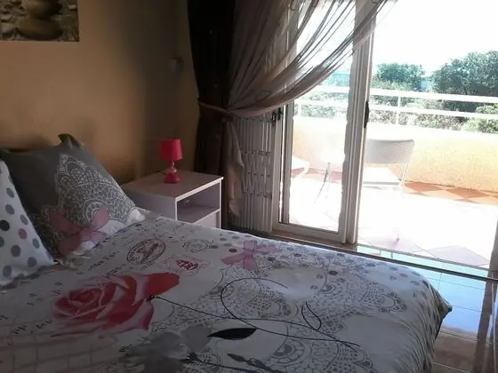 Tek Büyük Yataklı Oda, Balkon, Deniz Manzaralı