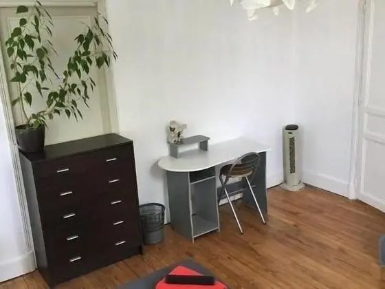 Comfort Tek Büyük veya İki Ayrı Yataklı Oda, Ortak Banyo, Bahçe Manzaralı (Chambre blanche)