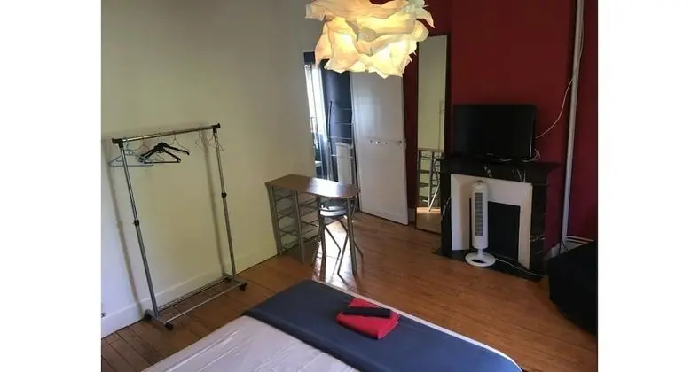 Comfort Tek Büyük veya İki Ayrı Yataklı Oda, Ortak Banyo, Bahçe Manzaralı (Chambre blanche)