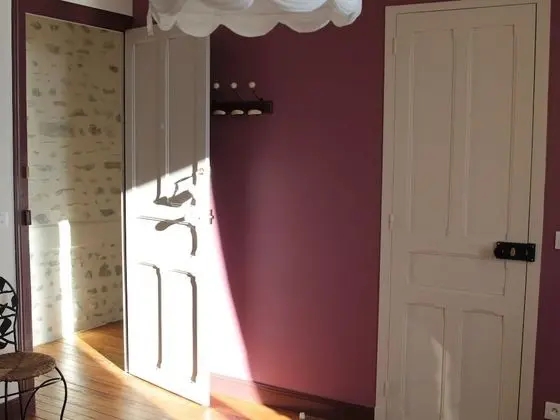 Comfort Tek Büyük Yataklı Oda, Özel Banyo, Dağ Manzaralı (Chambre Prune No 4)