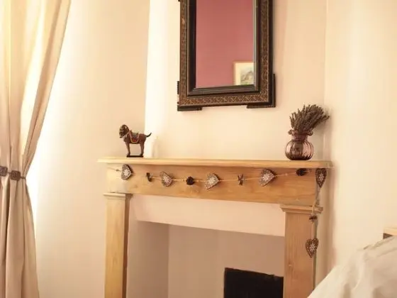Comfort Tek Büyük Yataklı Oda, Özel Banyo, Dağ Manzaralı (Chambre Prune No 4)