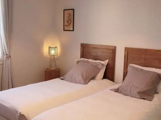 Luxury Tek Büyük veya İki Ayrı Yataklı Oda, Özel Banyo, Bahçe Manzaralı (Rez de Chaussée No 2)