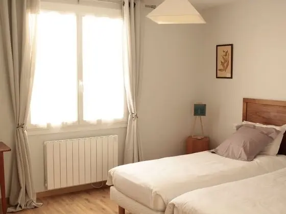 Luxury Tek Büyük veya İki Ayrı Yataklı Oda, Özel Banyo, Bahçe Manzaralı (Rez de Chaussée No 2)