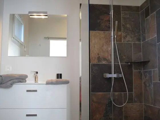 Luxury Tek Büyük veya İki Ayrı Yataklı Oda, Özel Banyo, Bahçe Manzaralı (Rez de Chaussée No 2)