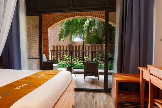 Luxury Oda
