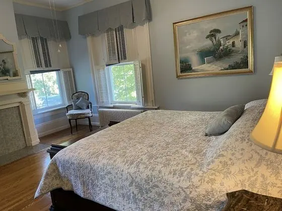 The Elizabeth Taylor Room