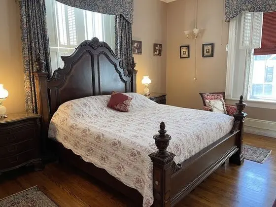 The Sarah Lindsey Room