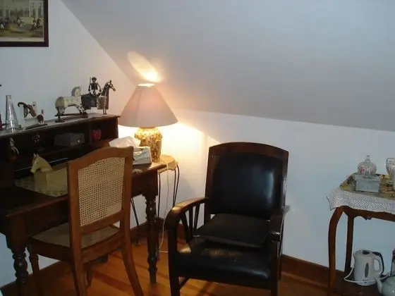 Tek Büyük Yataklı Oda, Ortak Banyo (Marguerite)