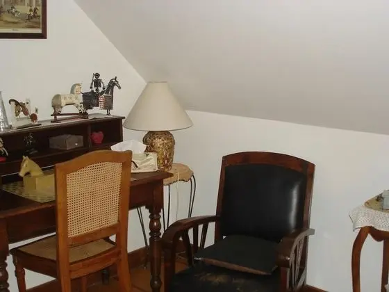 Tek Büyük Yataklı Oda, Ortak Banyo (Marguerite)