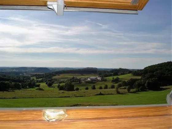 Tek Büyük Yataklı Oda, Ortak Banyo (Marguerite)