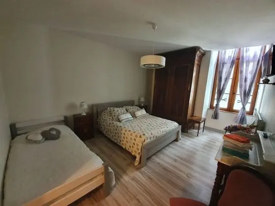 Üç Kişilik Oda