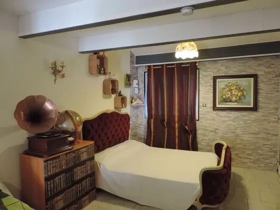 Deluxe Oda (1900 Rustique)