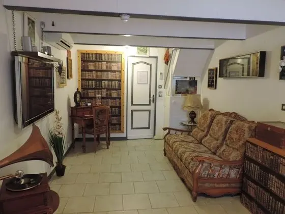 Deluxe Oda (1900 Rustique)