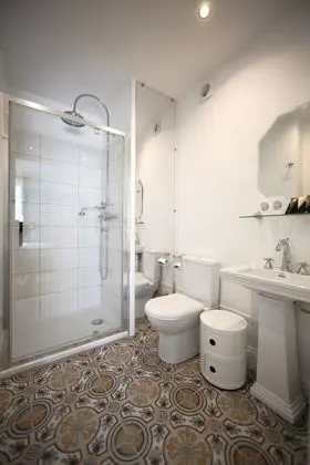 Tek Büyük Yataklı Oda (Teppaz)