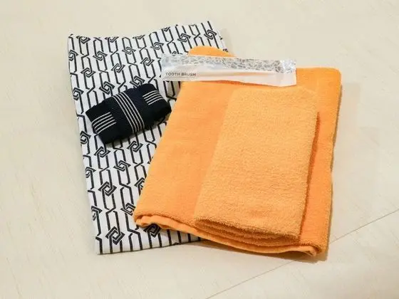 İki Ayrı Yataklı Oda, Ortak Banyo